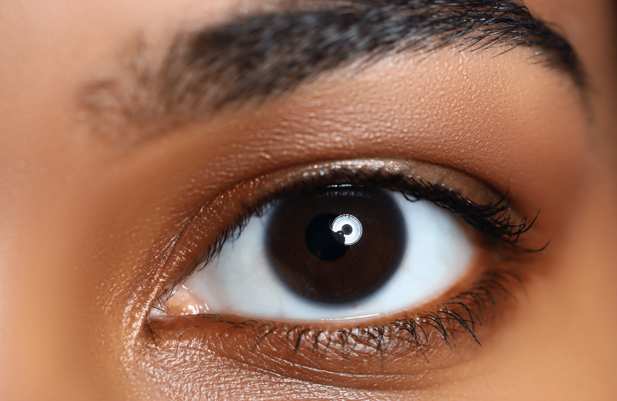 Yeux noirs