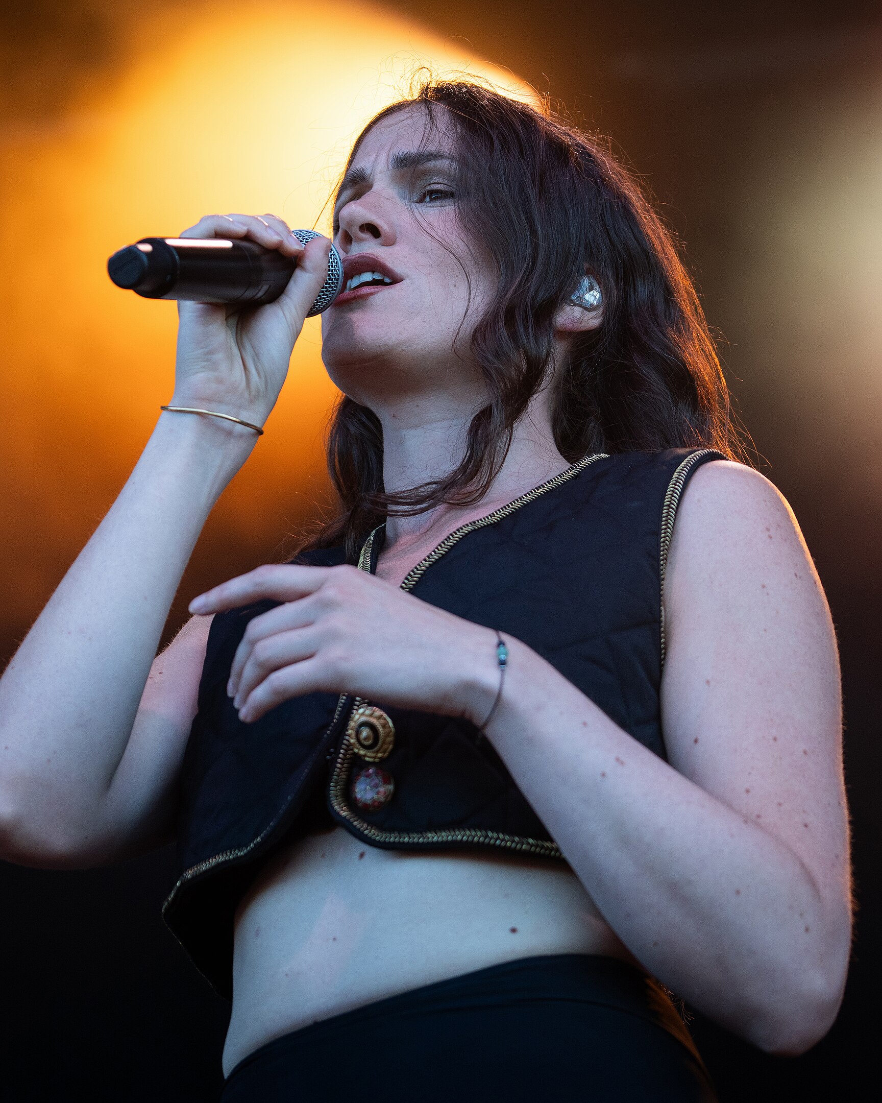 Clara ysé : quand musique et poésie s’enlacent