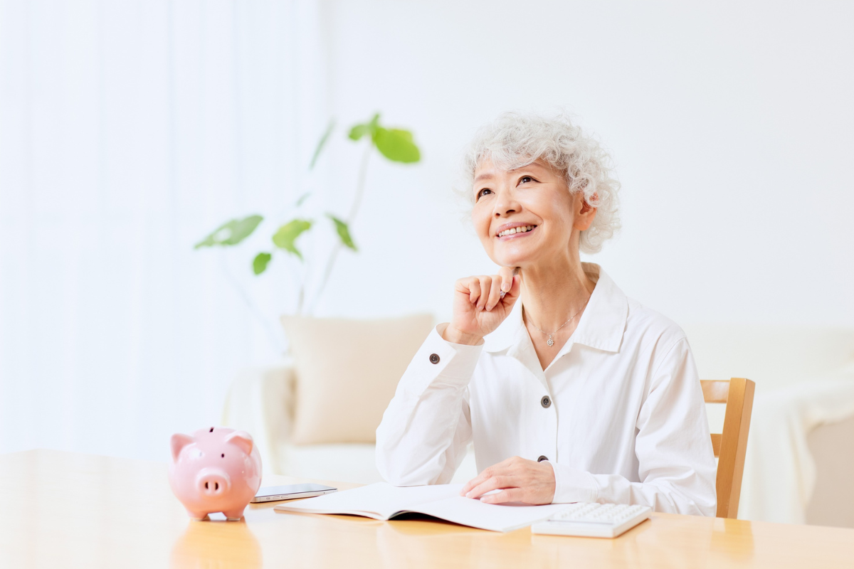 Retraite : voici le montant d’une pension idéale pour une personne qui vit seule ou en couple en 2025